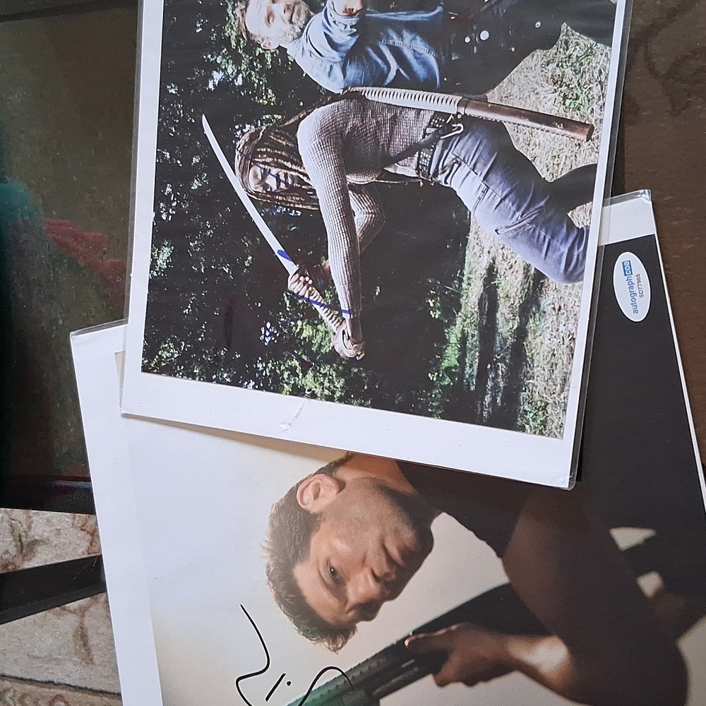 THE WALKING DEAD 3 AUTOGRAPHS